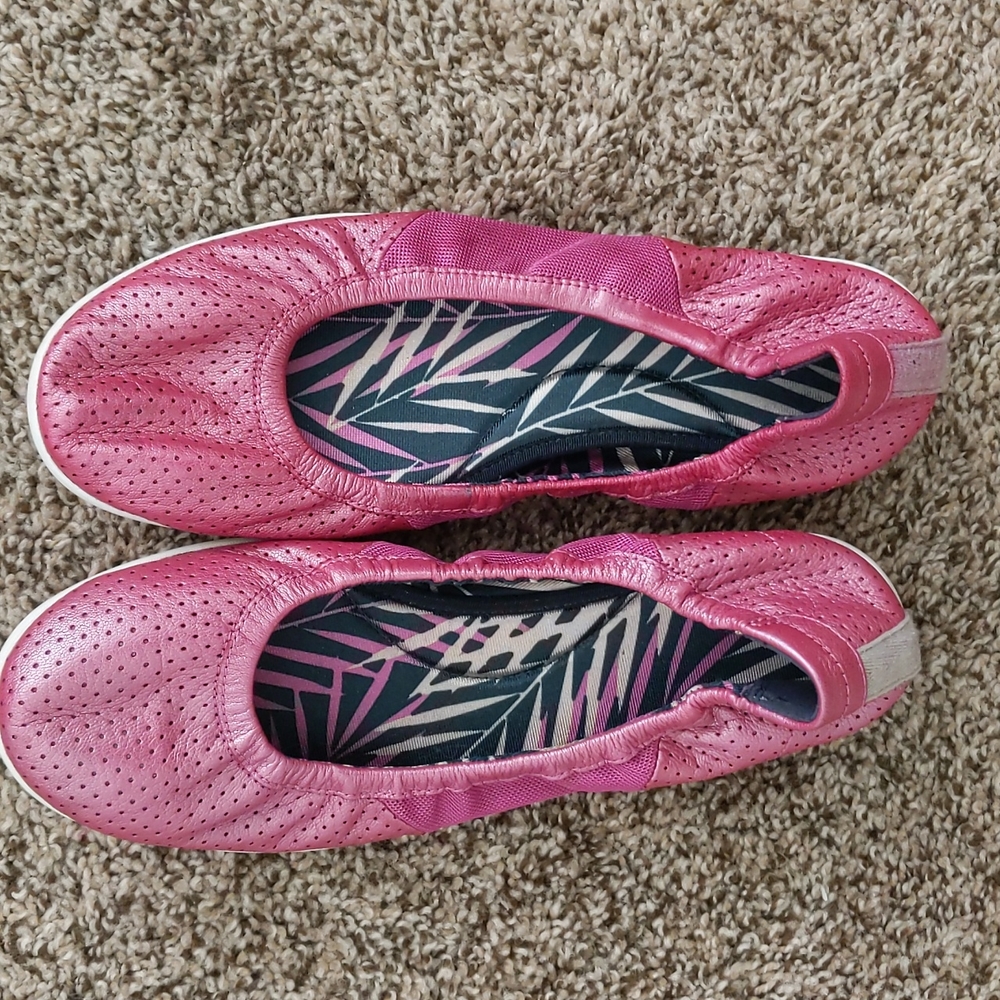 GUC Clark's size 9 comfortable pink flats
